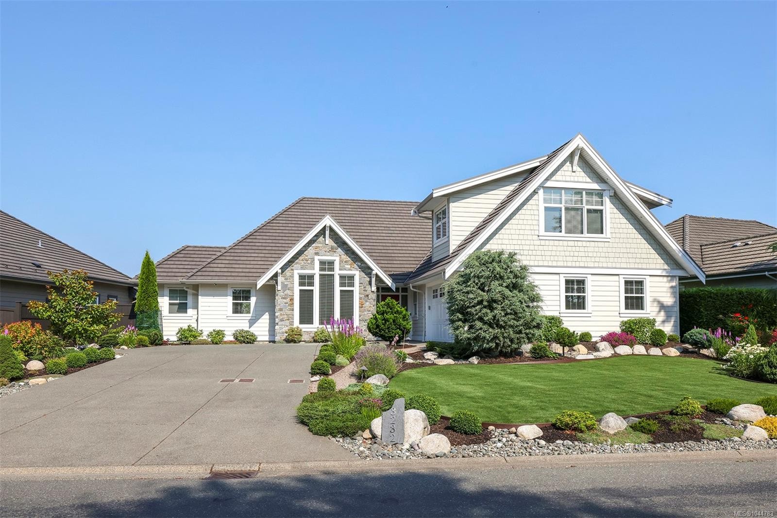 3232 Majestic Dr, Courtenay, BC