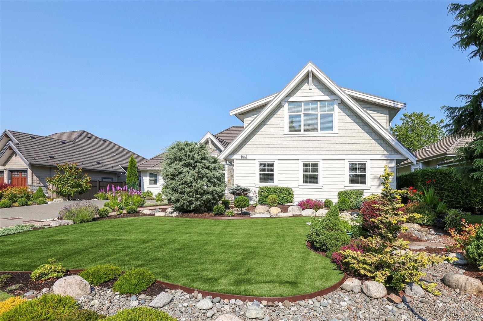 3232 Majestic Dr, Courtenay, BC
