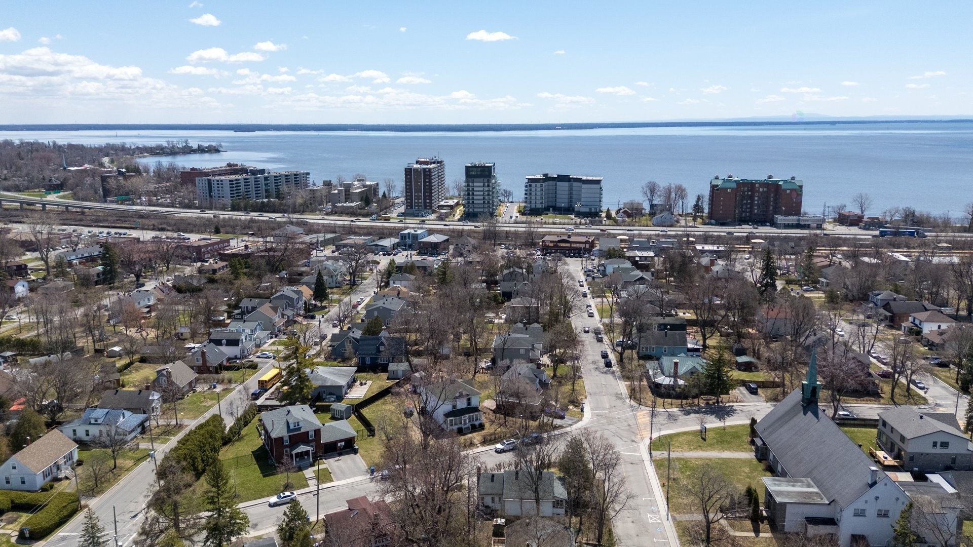 Aerial View - 25 Av. Queen, Pointe-Claire, QC - Outdoor With Body Of Water With View
