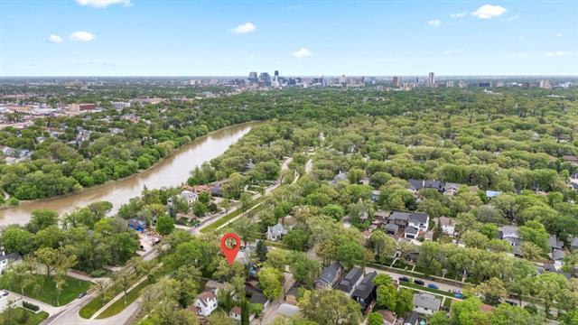 1324 Wellington Cr, Winnipeg, MB - Outdoor With View