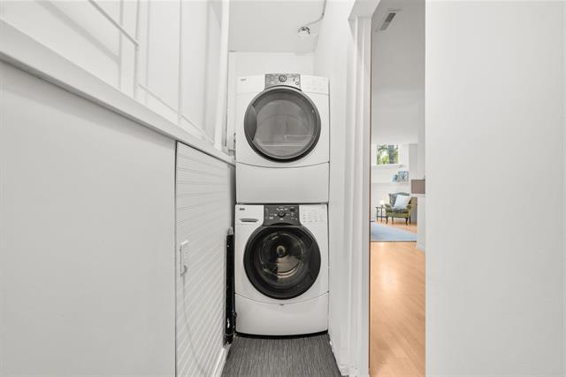 1324 Wellington Cr, Winnipeg, MB - Indoor Photo Showing Laundry Room
