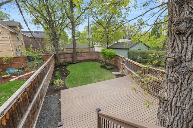 1324 Wellington Cr, Winnipeg, MB - Outdoor