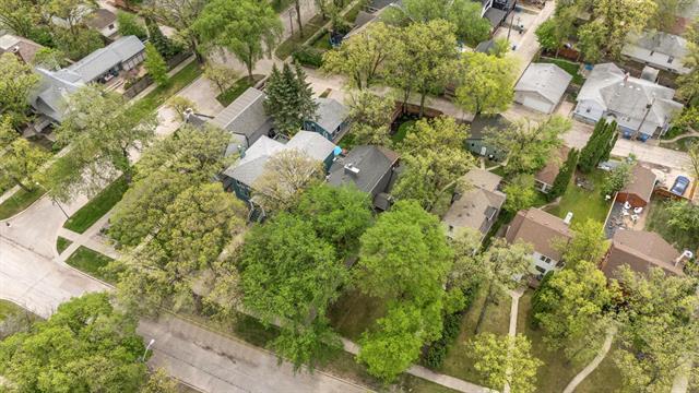 1324 Wellington Cr, Winnipeg, MB - Outdoor With View