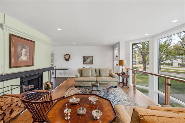 1324 Wellington Cr, Winnipeg, MB - Indoor Photo Showing Living Room With Fireplace