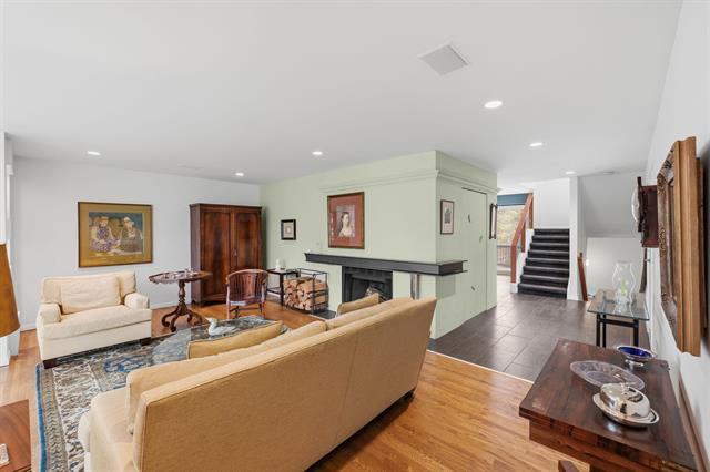 1324 Wellington Cr, Winnipeg, MB - Indoor Photo Showing Living Room With Fireplace