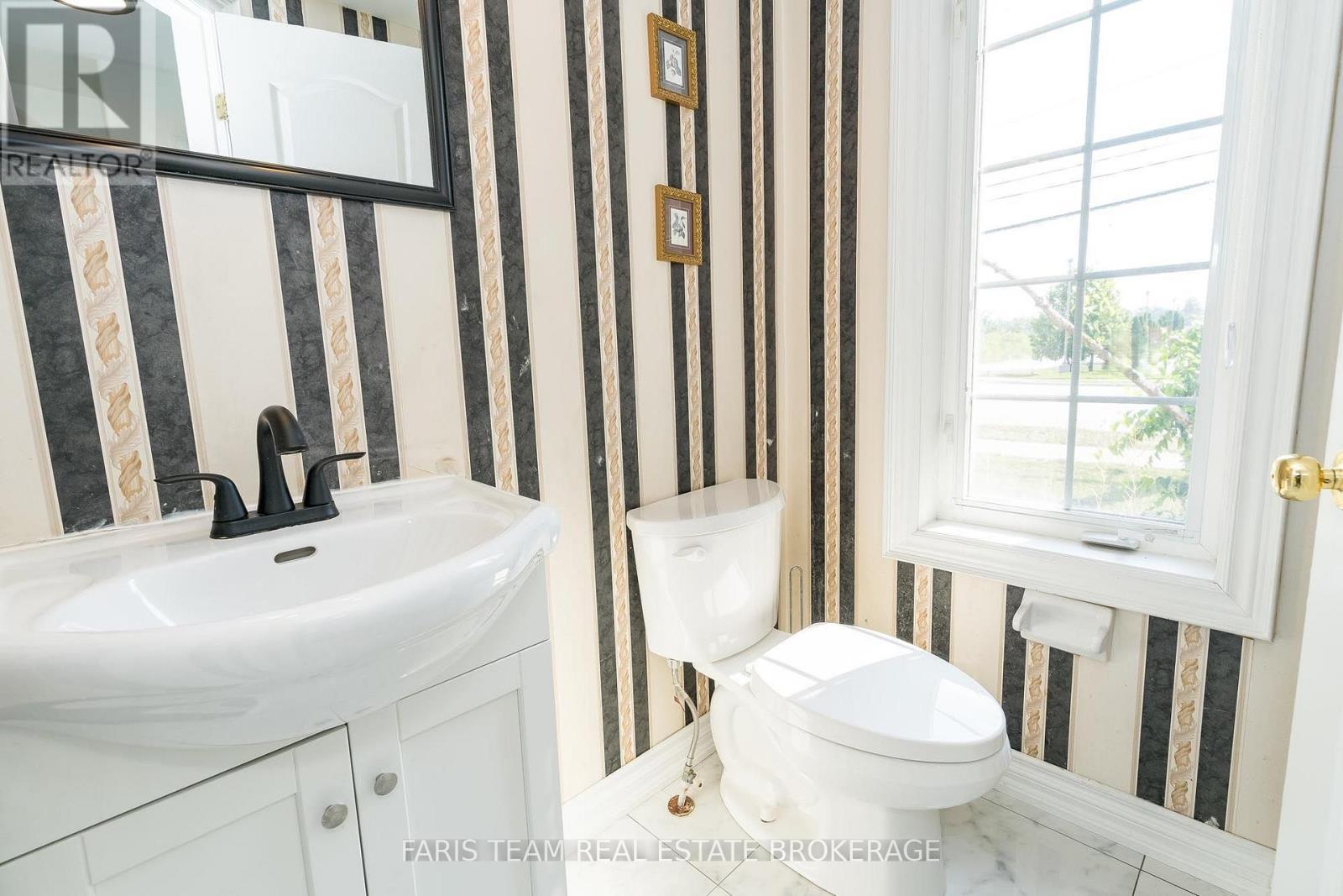 2 Vanessa Drive, Orillia, ON - Indoor Photo Showing Bathroom