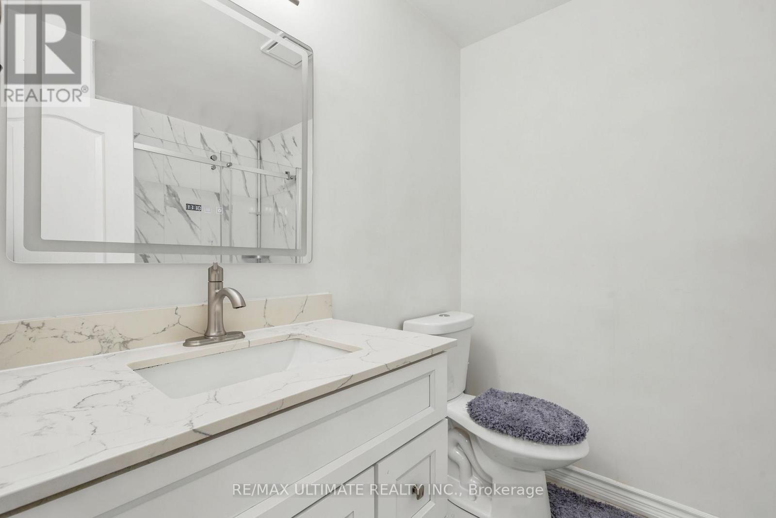 48 Venetian Crescent, Toronto, ON - Indoor Photo Showing Bathroom