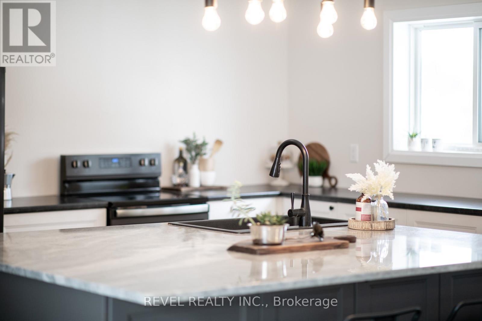 122 Mcguire Beach Road, Kawartha Lakes (Carden), ON - Indoor Photo Showing Kitchen