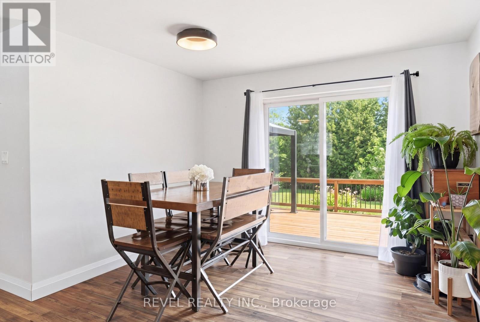 122 Mcguire Beach Road, Kawartha Lakes (Carden), ON - Indoor Photo Showing Dining Room