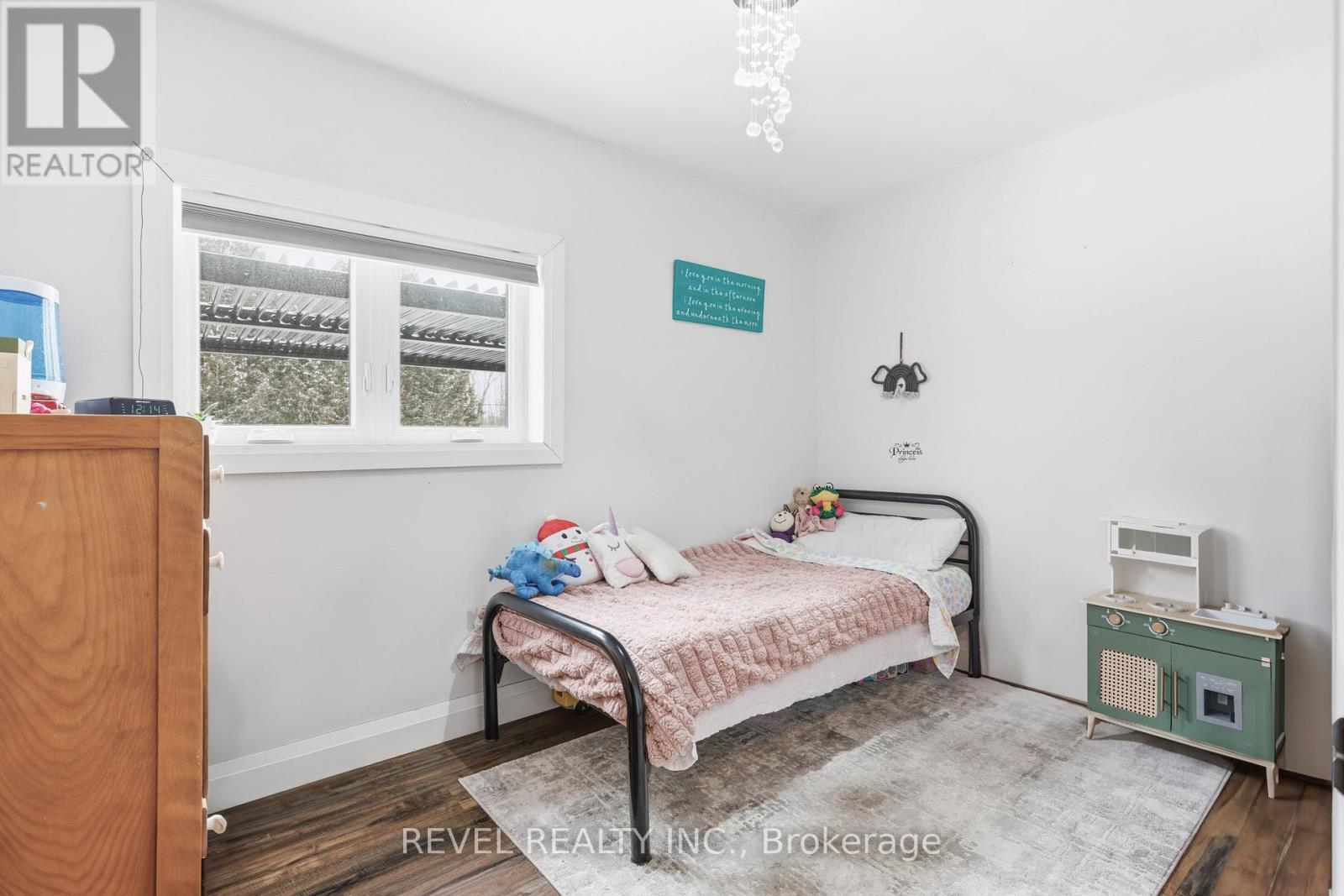 122 Mcguire Beach Road, Kawartha Lakes (Carden), ON - Indoor Photo Showing Bedroom