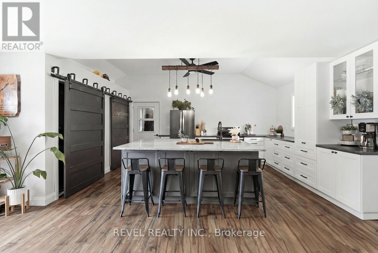 122 Mcguire Beach Road, Kawartha Lakes (Carden), ON - Indoor