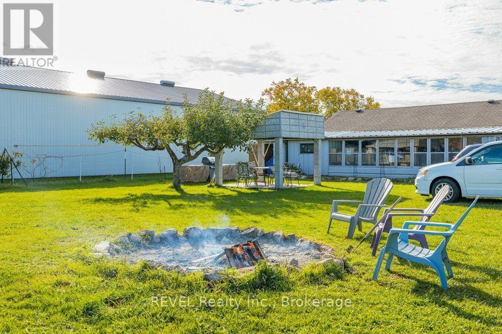165 East West Line, Niagara-On-The-Lake (Lakeshore), ON - Outdoor