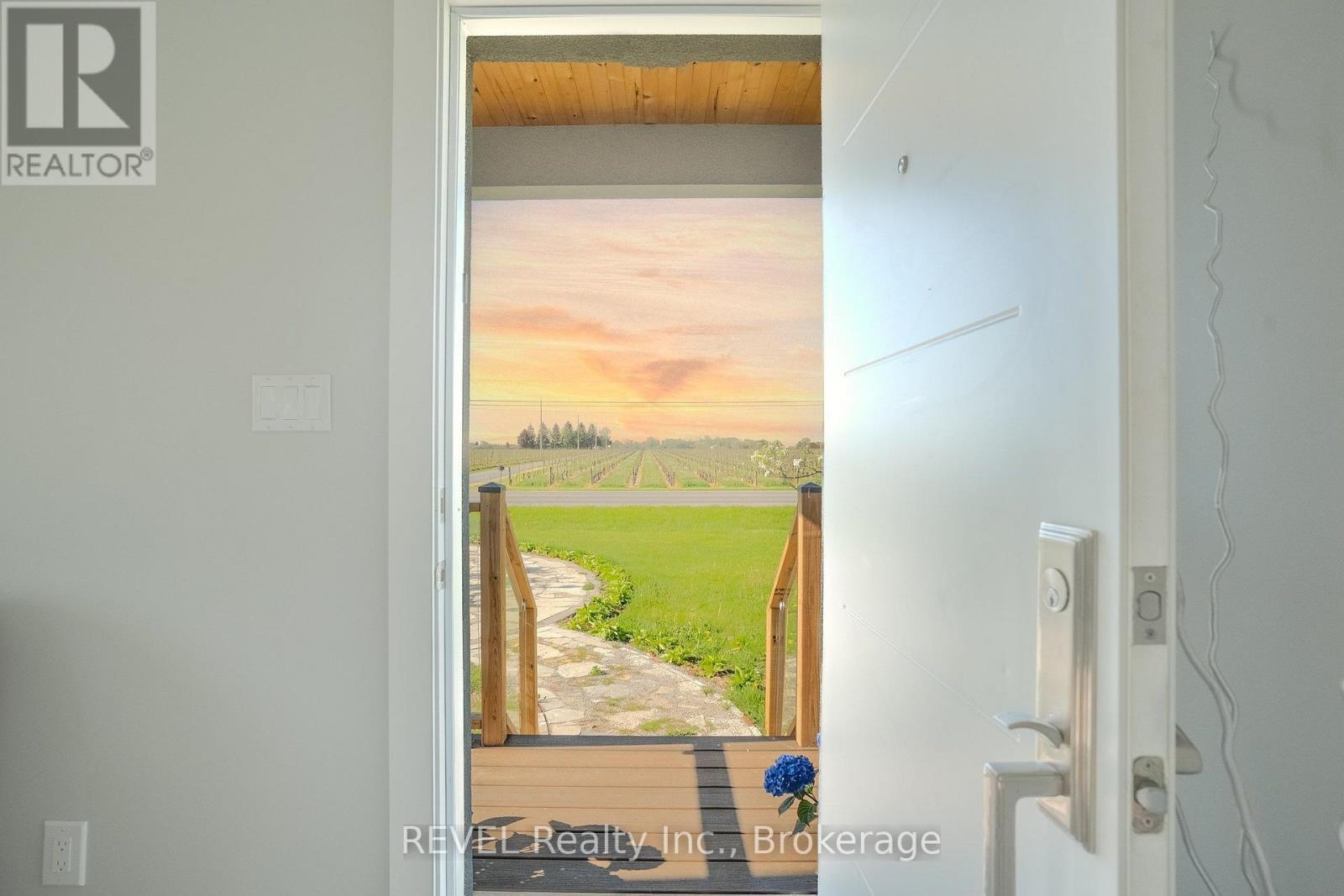 165 East West Line, Niagara-On-The-Lake (Lakeshore), ON