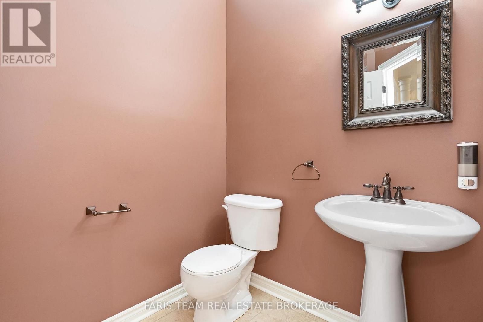 3 Prince William Way, Barrie, ON - Indoor Photo Showing Bathroom