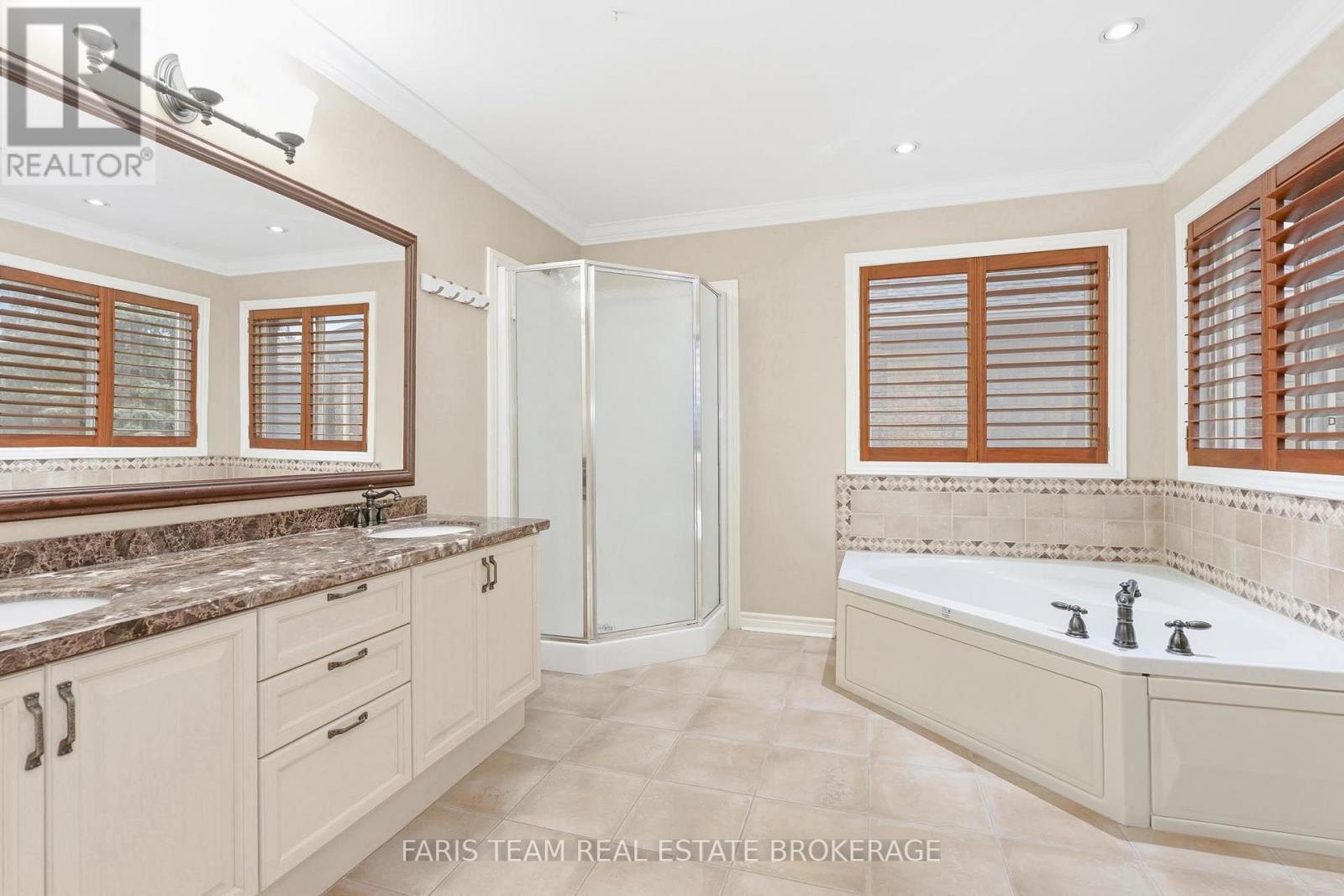 3 Prince William Way, Barrie, ON - Indoor Photo Showing Bathroom