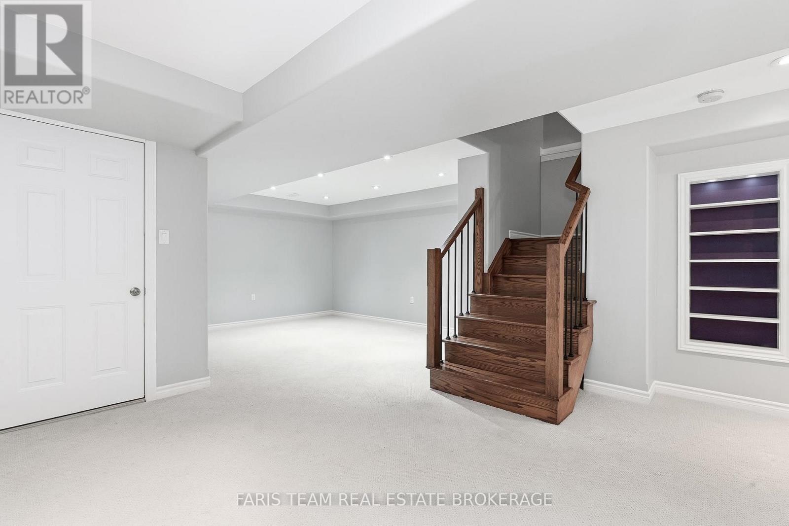 3 Prince William Way, Barrie, ON - Indoor Photo Showing Other Room