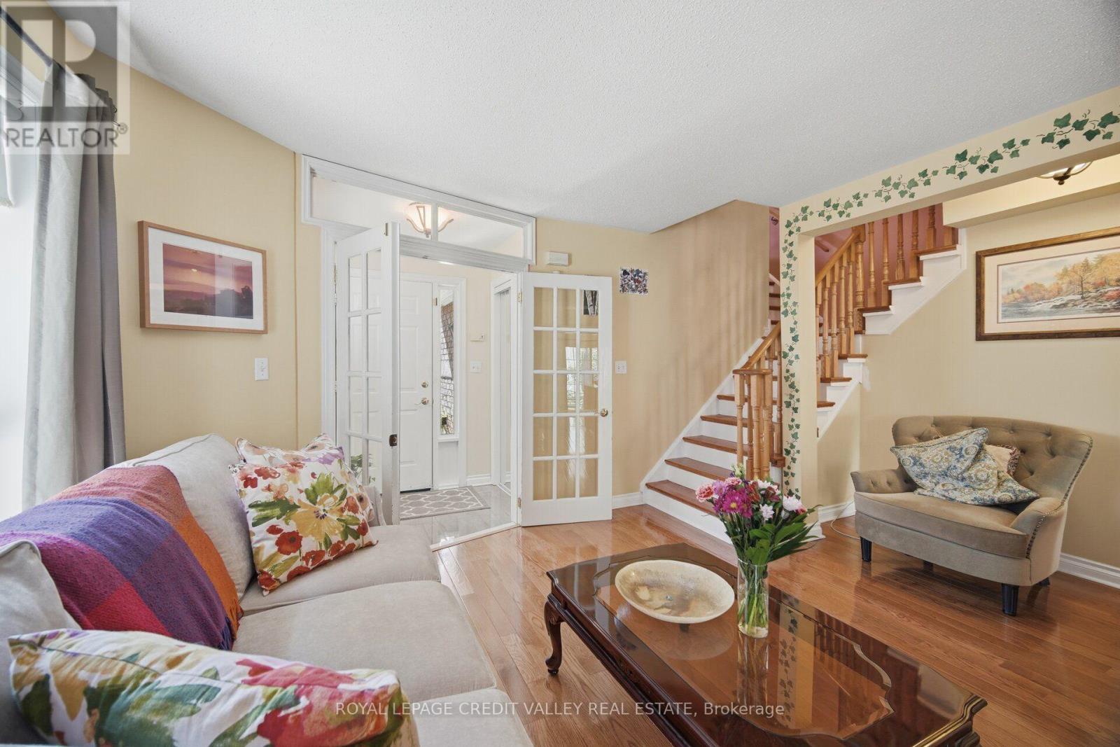 8 Pressed Brick Drive, Brampton, ON - Indoor Photo Showing Living Room
