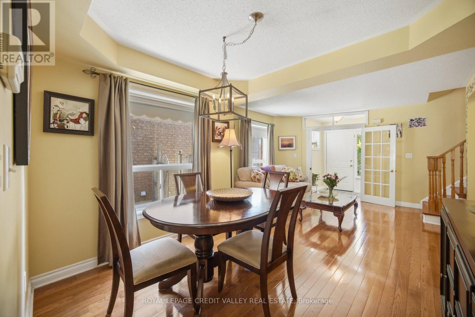 8 Pressed Brick Drive, Brampton, ON - Indoor Photo Showing Dining Room