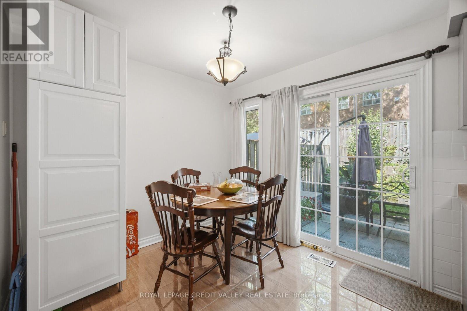 8 Pressed Brick Drive, Brampton, ON - Indoor Photo Showing Dining Room