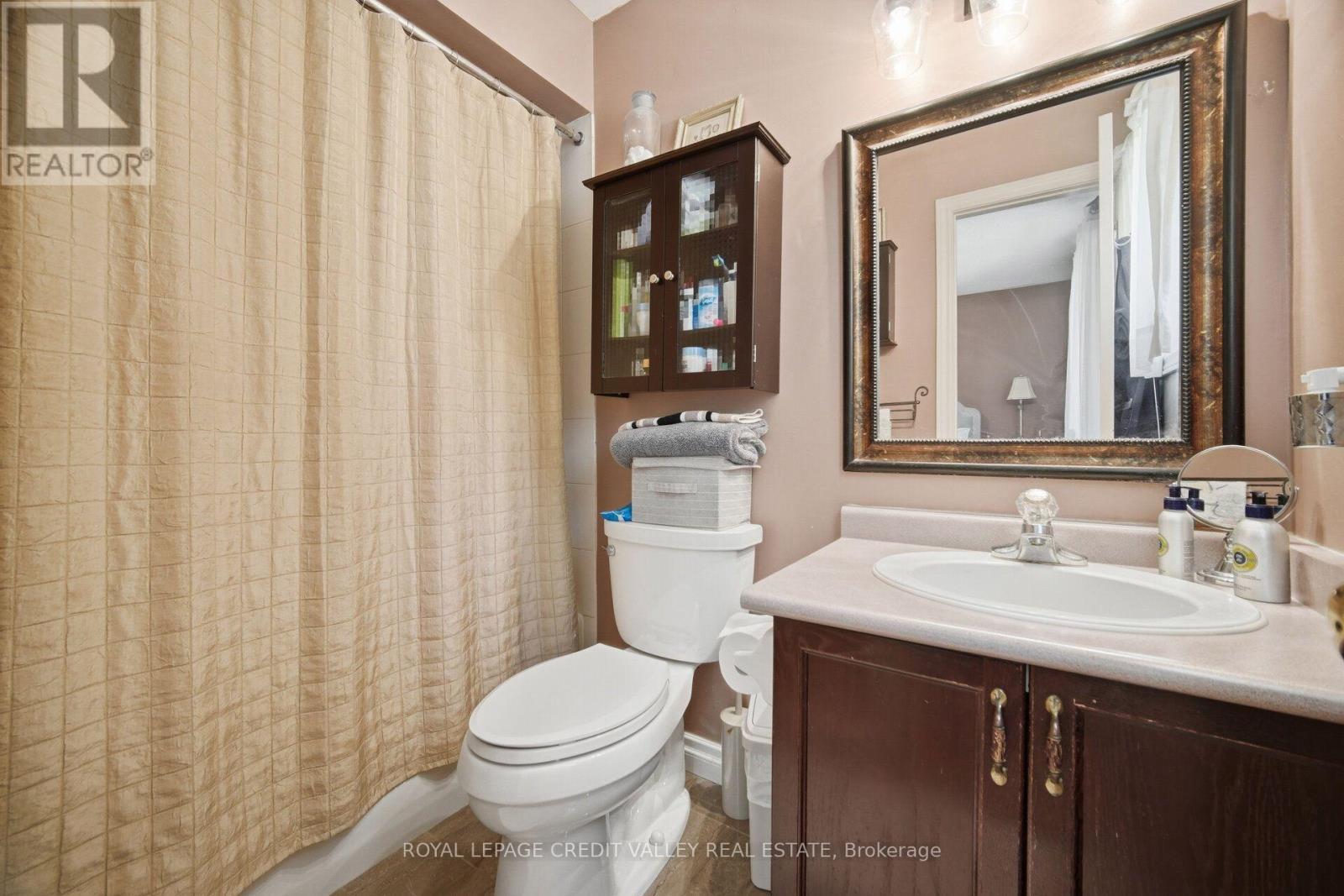 8 Pressed Brick Drive, Brampton, ON - Indoor Photo Showing Bathroom