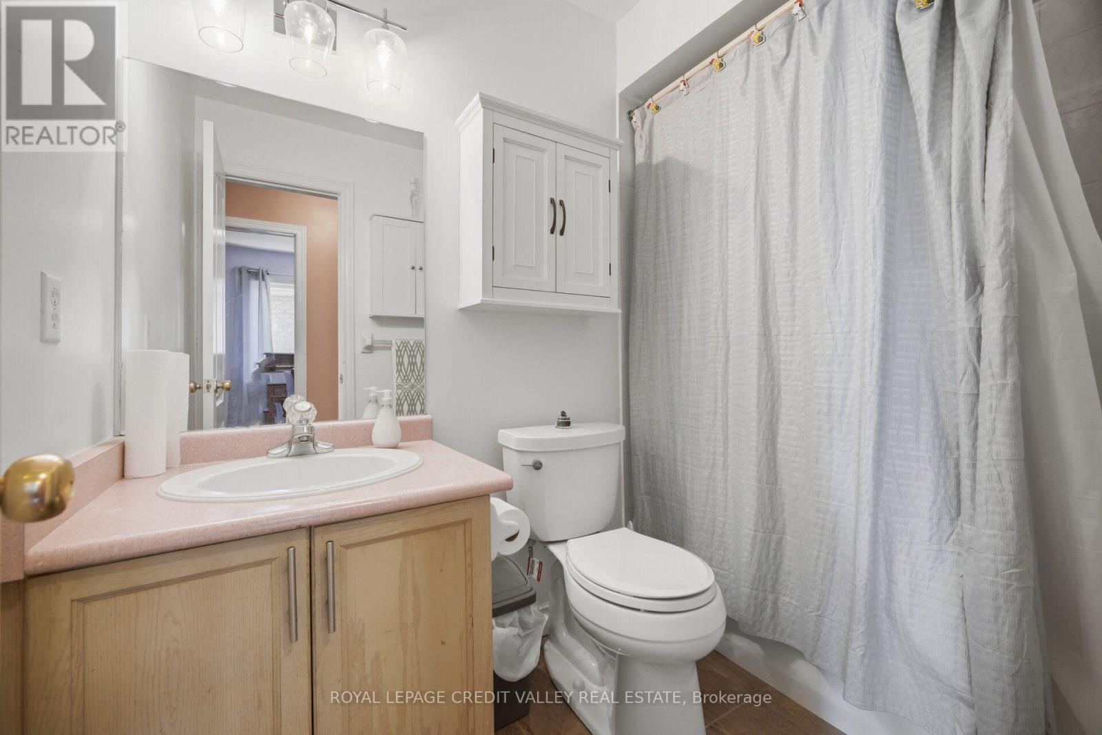 8 Pressed Brick Drive, Brampton, ON - Indoor Photo Showing Bathroom