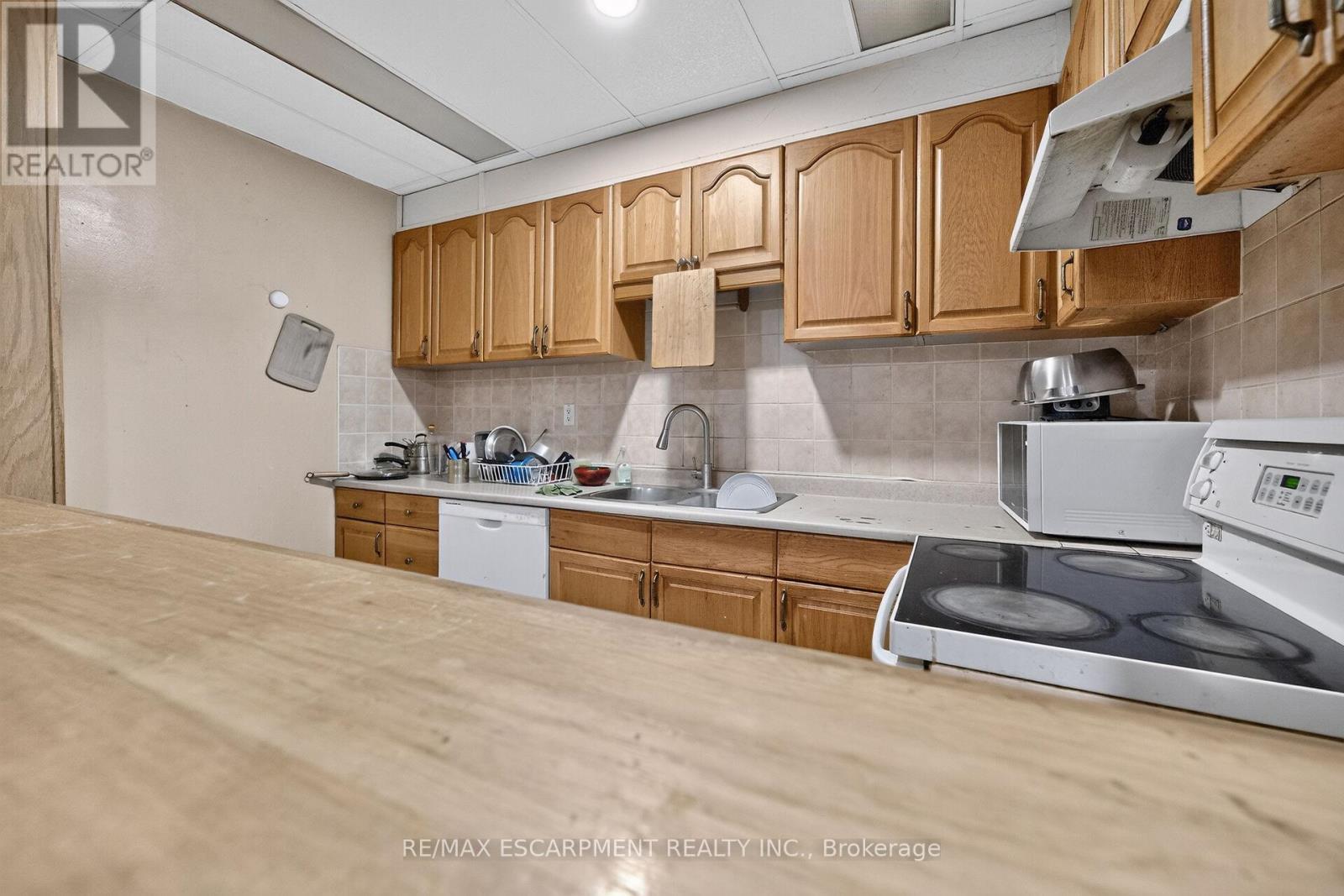 1292 Barton Street E, Hamilton, ON