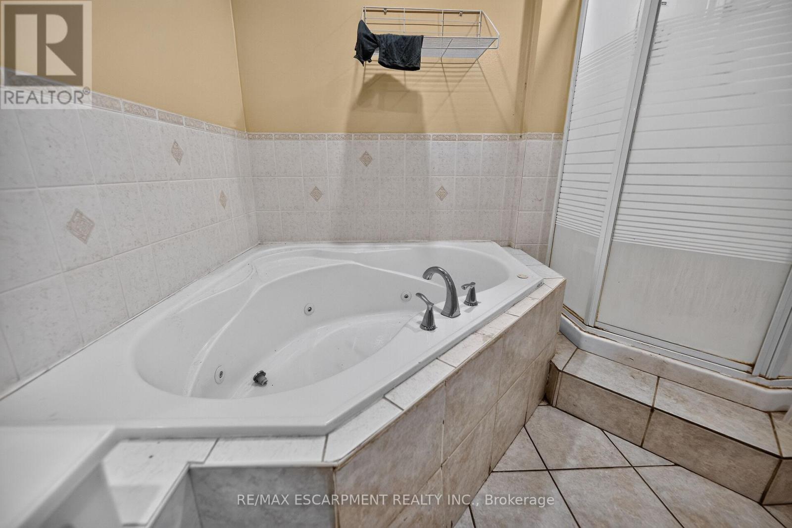 1292 Barton Street E, Hamilton, ON
