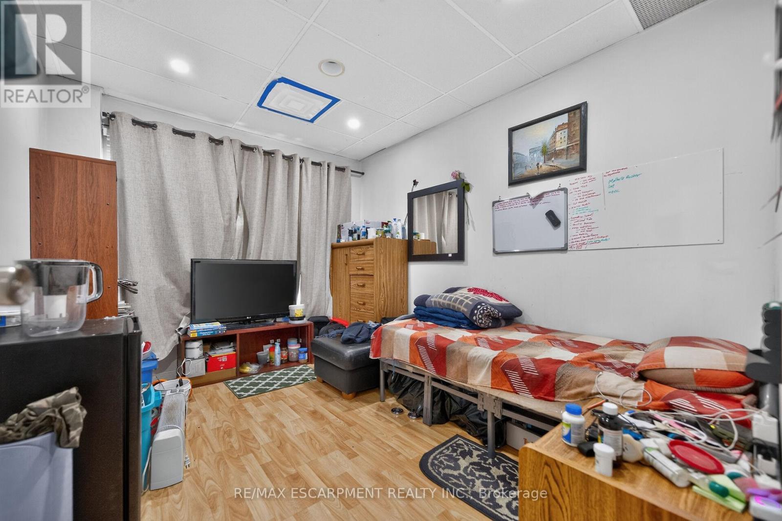 1292 Barton Street E, Hamilton, ON