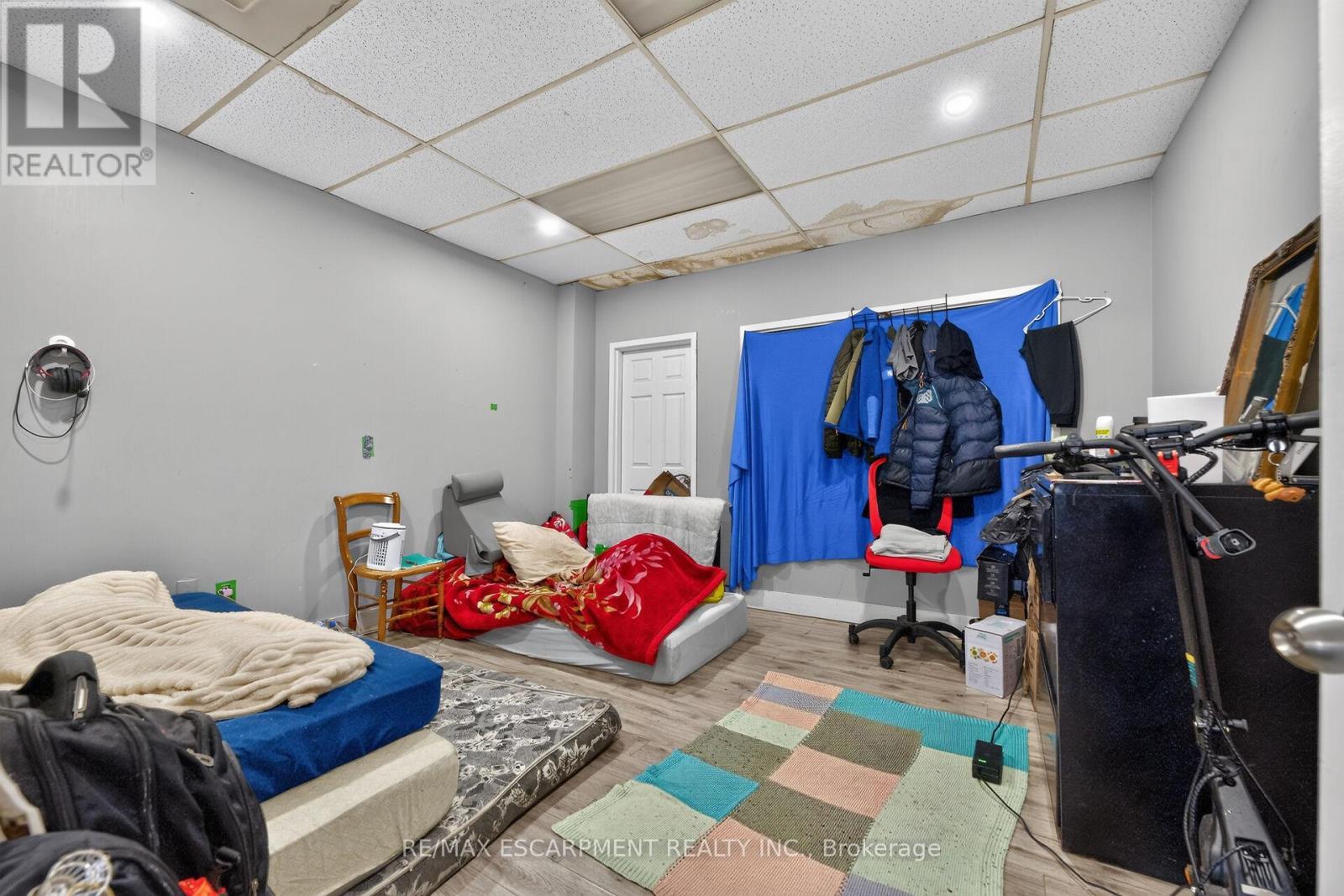 1292 Barton Street E, Hamilton, ON