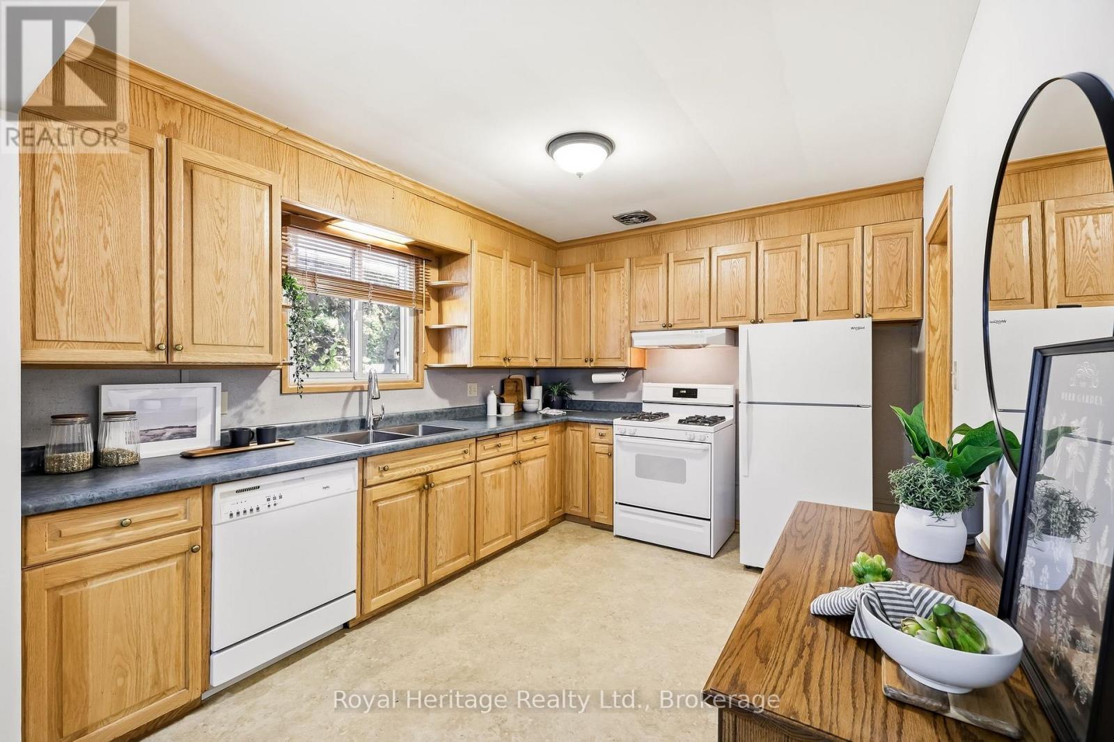 12 Simcoe Street, Whitby (Brooklin), ON - Indoor Photo Showing Kitchen With Double Sink