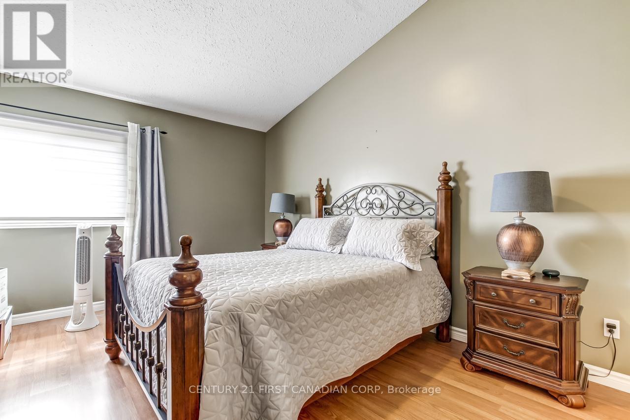 47 - 1077 Hamilton Road, London East (East O), ON - Indoor Photo Showing Bedroom