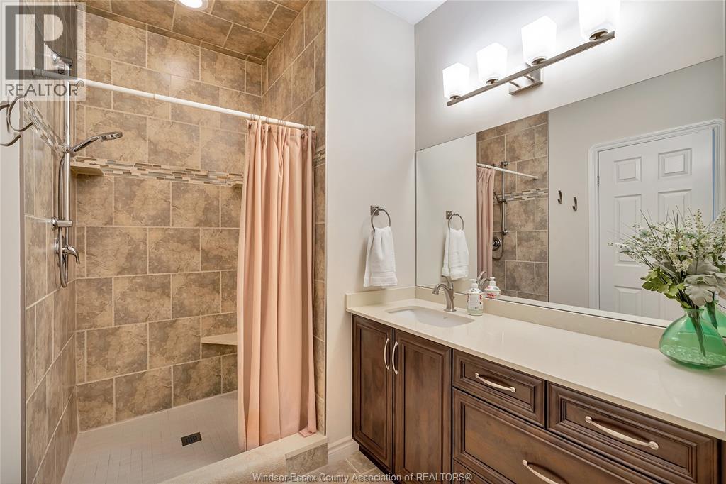1340 Aspenshore Avenue, Windsor, ON - Indoor Photo Showing Bathroom