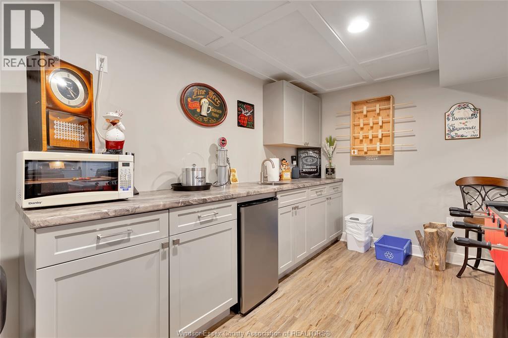 1340 Aspenshore Avenue, Windsor, ON - Indoor Photo Showing Kitchen