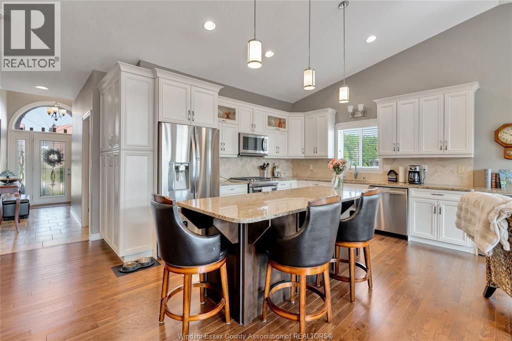 1340 Aspenshore Avenue, Windsor, ON - Indoor Photo Showing Kitchen With Upgraded Kitchen