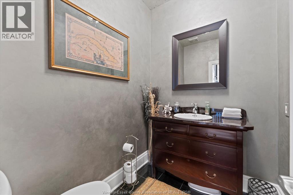 3460 Huntington Avenue, Windsor, ON - Indoor Photo Showing Bathroom