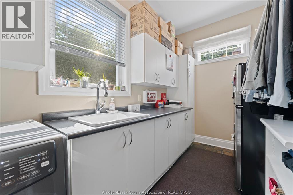 3460 Huntington Avenue, Windsor, ON - Indoor Photo Showing Laundry Room