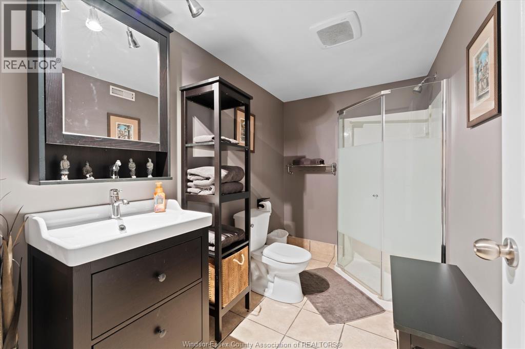 3460 Huntington Avenue, Windsor, ON - Indoor Photo Showing Bathroom