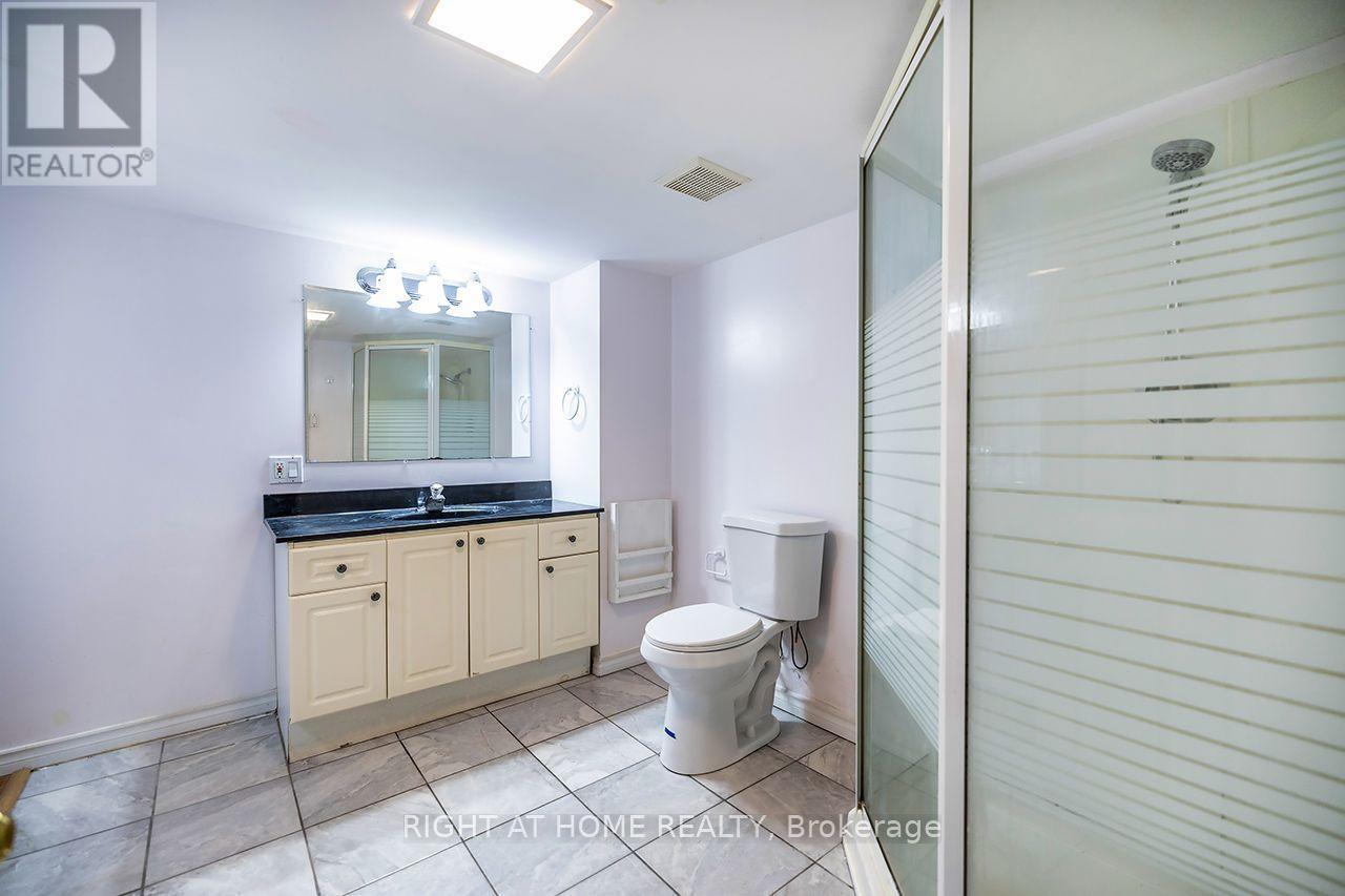 1770 Spruce Hill Road, Pickering, ON - Indoor Photo Showing Bathroom