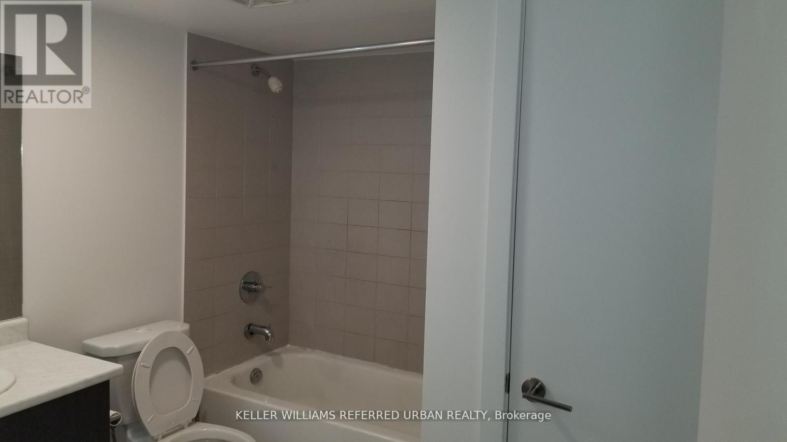 1308 - 1346 Danforth Road, Toronto, ON - Indoor Photo Showing Bathroom