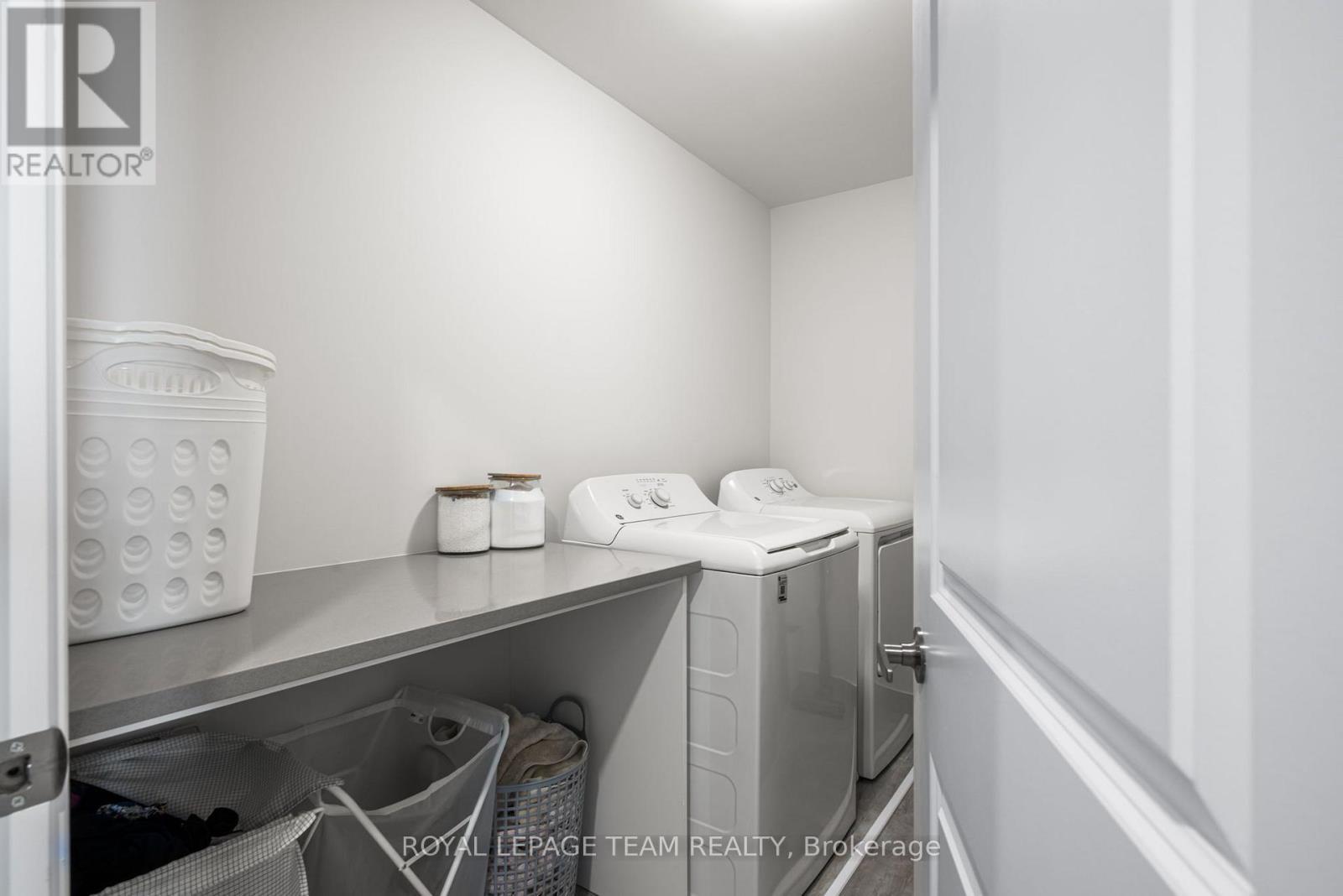 Laundry Room (Second Level) - 800 Solarium Avenue, Ottawa, ON - Indoor Photo Showing Laundry Room