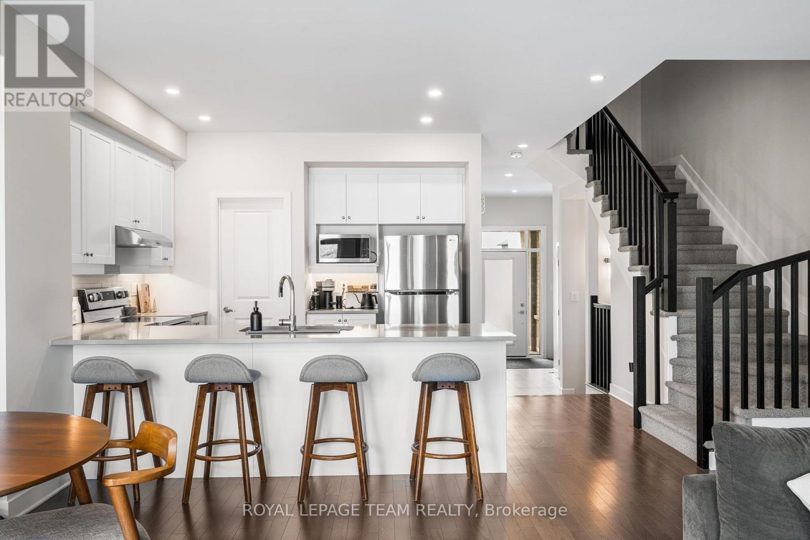 Kitchen - 800 Solarium Avenue, Ottawa, ON - Indoor