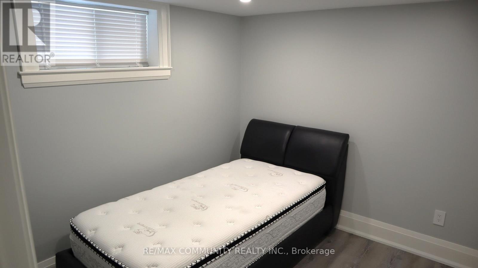 7 Denham Road, Toronto, ON - Indoor Photo Showing Bedroom