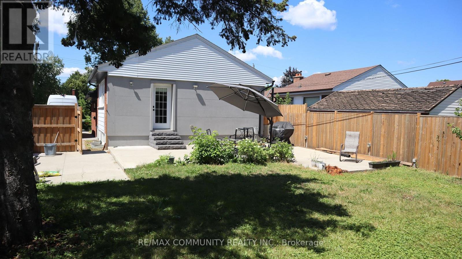 7 Denham Road, Toronto, ON - Outdoor