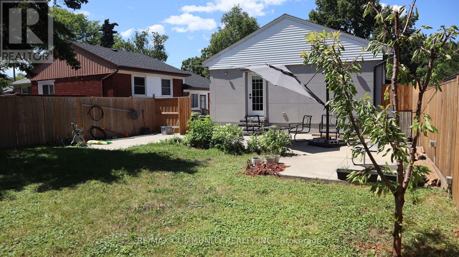 7 Denham Road, Toronto, ON - Outdoor