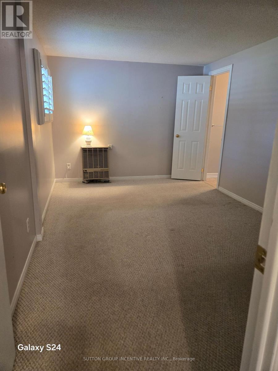 36 Weeping Willow Drive, Innisfil, ON - Indoor Photo Showing Other Room