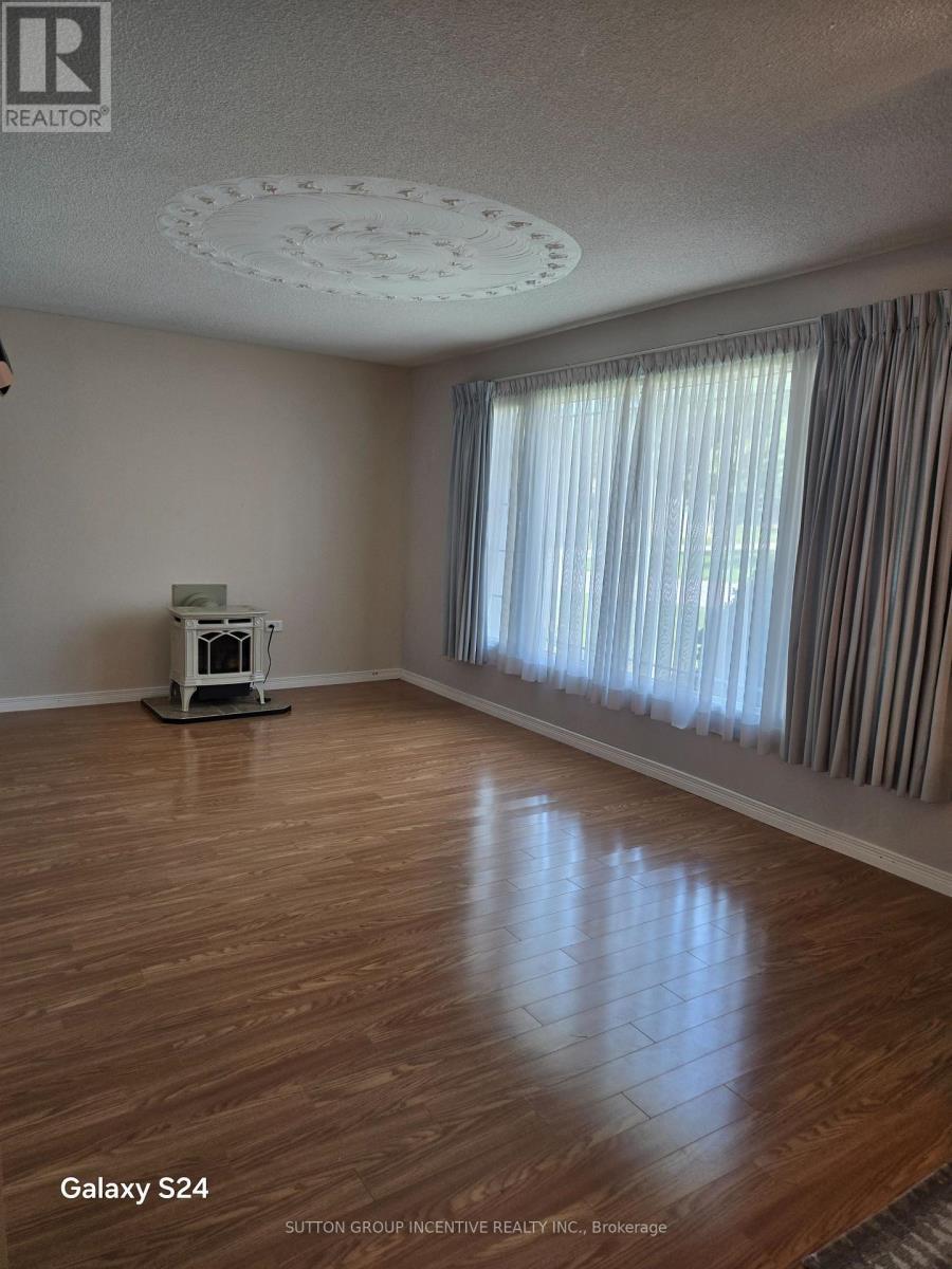 36 Weeping Willow Drive, Innisfil, ON - Indoor Photo Showing Other Room