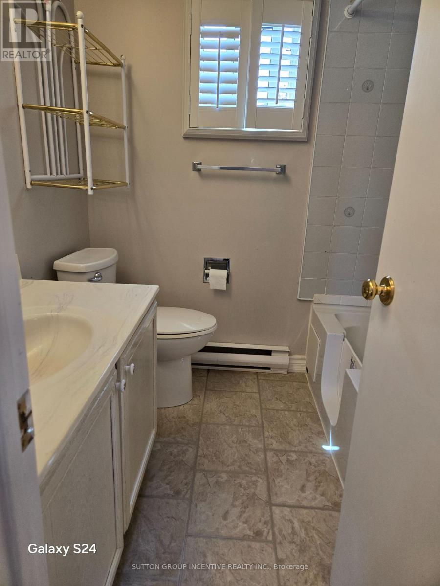 36 Weeping Willow Drive, Innisfil, ON - Indoor Photo Showing Bathroom