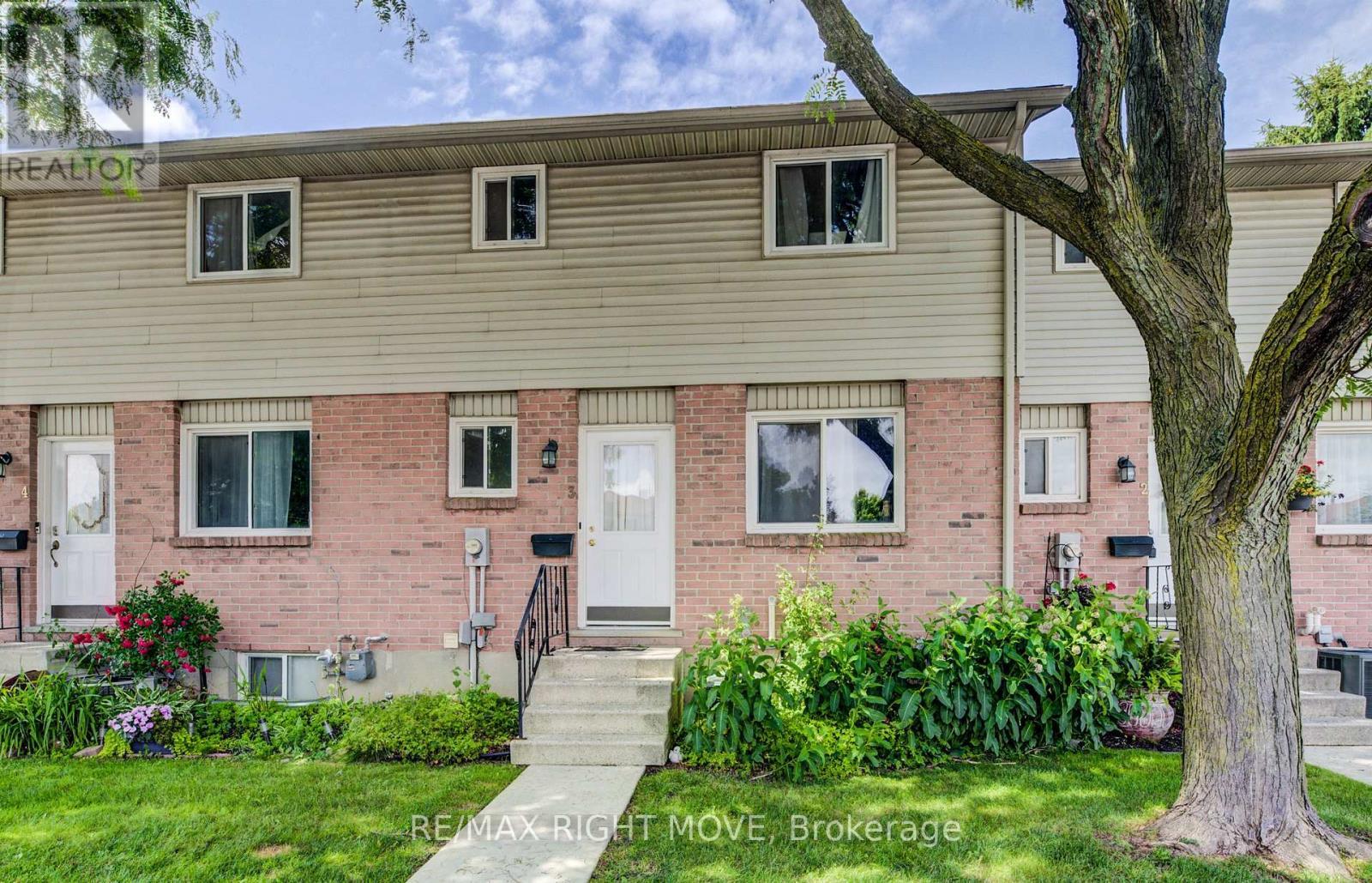 3 - 486 Springbank Avenue N, Woodstock, ON - Outdoor With Exterior