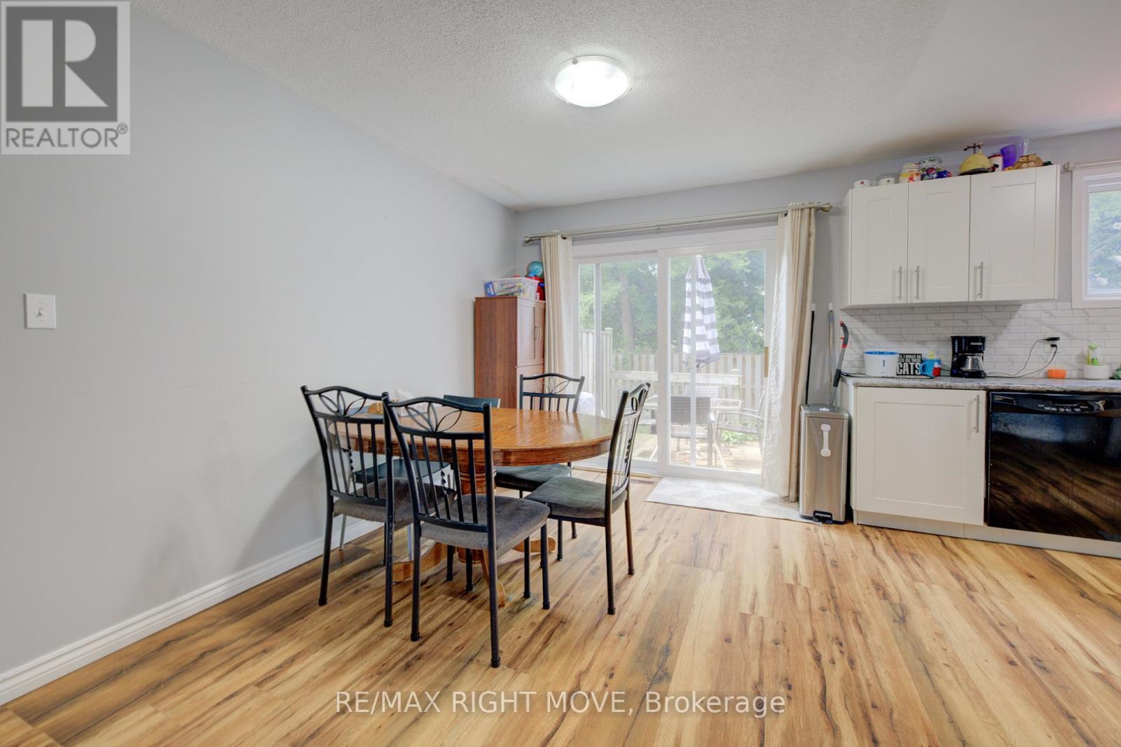 3 - 486 Springbank Avenue N, Woodstock, ON - Indoor