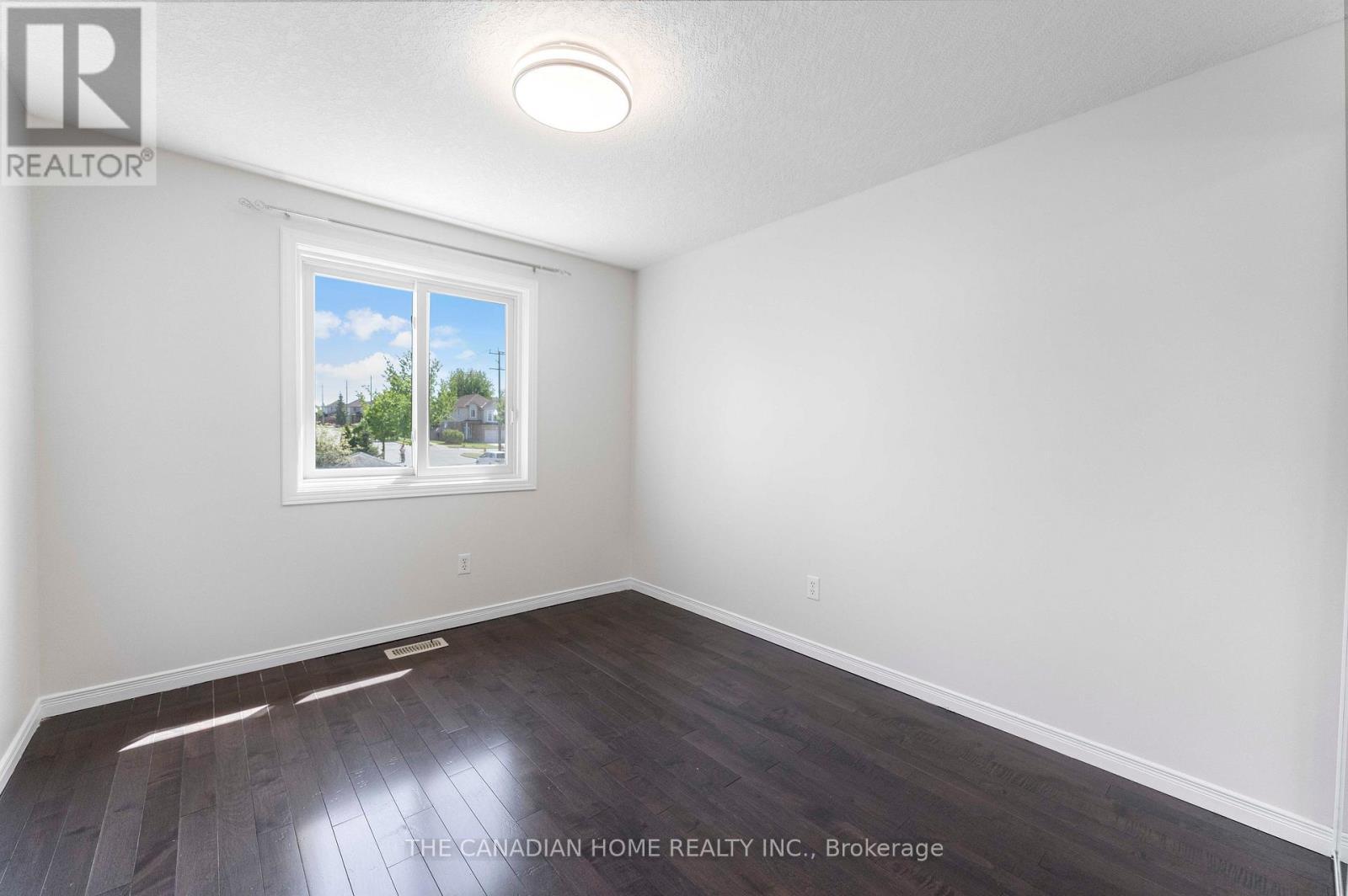 500 Robert Ferrie Drive, Kitchener, ON - Indoor Photo Showing Other Room
